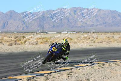 media/Jan-10-2025-CVMA Friday Practice (Fri) [[489e0da257]]/Group 4 and Trackday/Session 2 (Turn 4 Inside)/